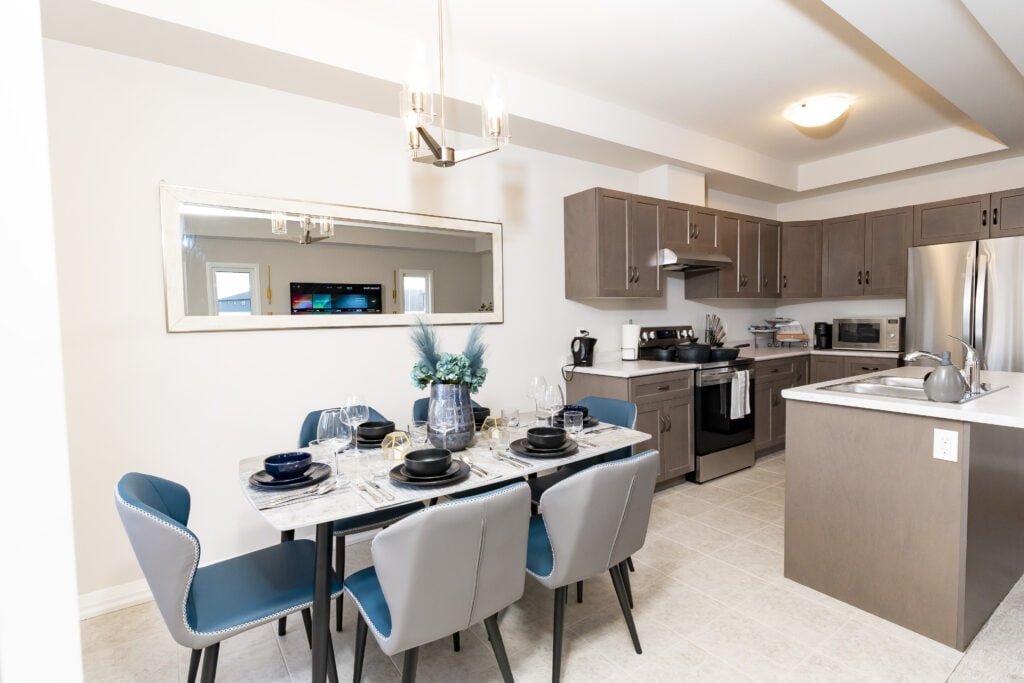 Feels like Home luxury, private theater, and 5-minute access to Niagara Falls – your dream Home awaits!