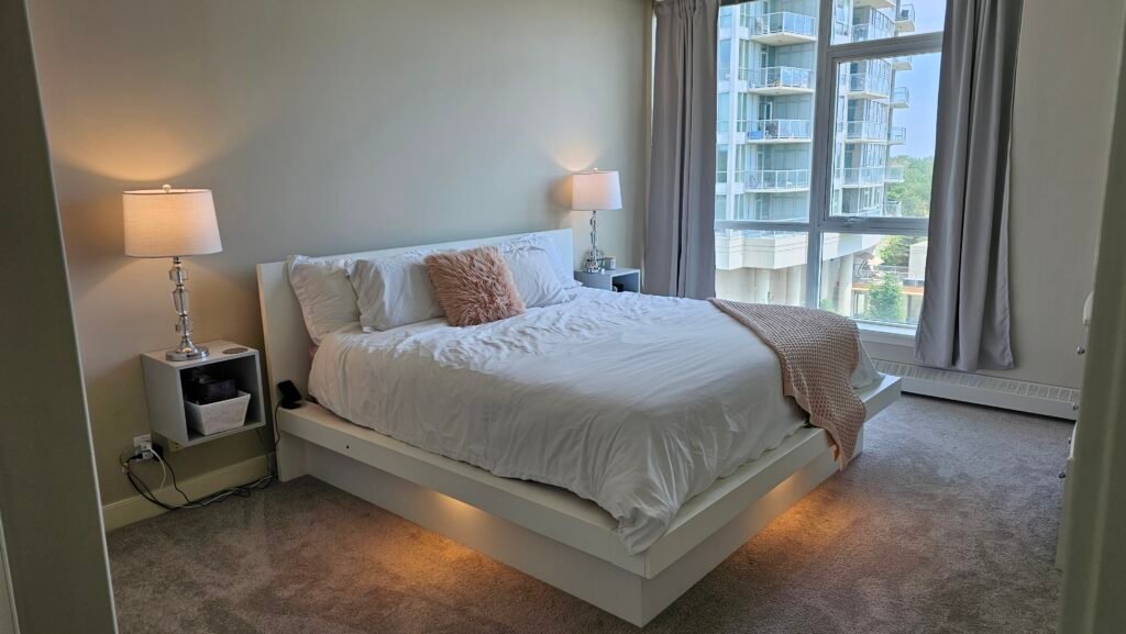 Memories Lounge 401, ALL IN 2B2B Fully Furnished