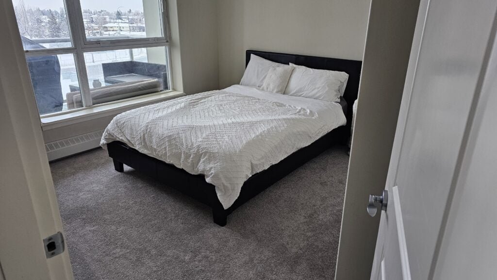 Memories Lounge 401, ALL IN 2B2B Fully Furnished