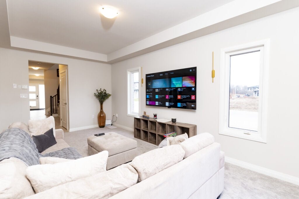 Feels like Home luxury, private theater, and 5-minute access to Niagara Falls – your dream Home awaits!