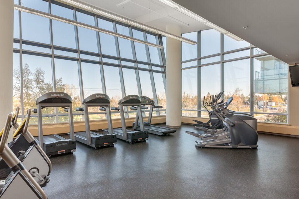 Memories Lounge 401, ALL IN 2B2B Fully Furnished