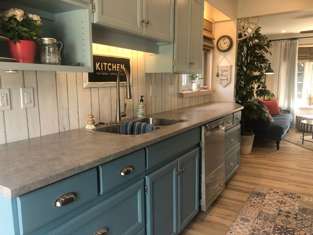 3 Bedroom House on Ashburnham Point Peterborough - River View and Close to Downtown