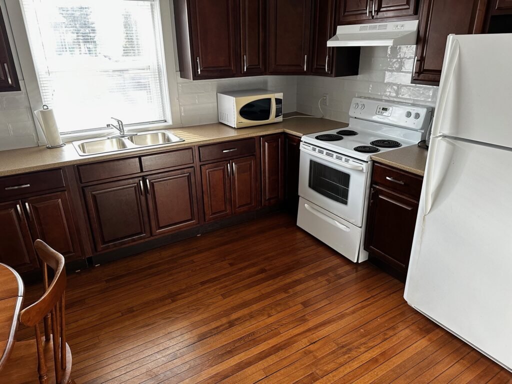 Large comfy 1 Bedroom Furnished Apartment Downtown Charlottetown