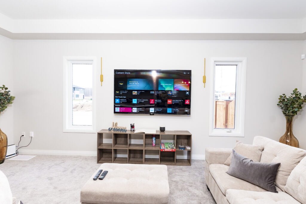 Feels like Home luxury, private theater, and 5-minute access to Niagara Falls – your dream Home awaits!