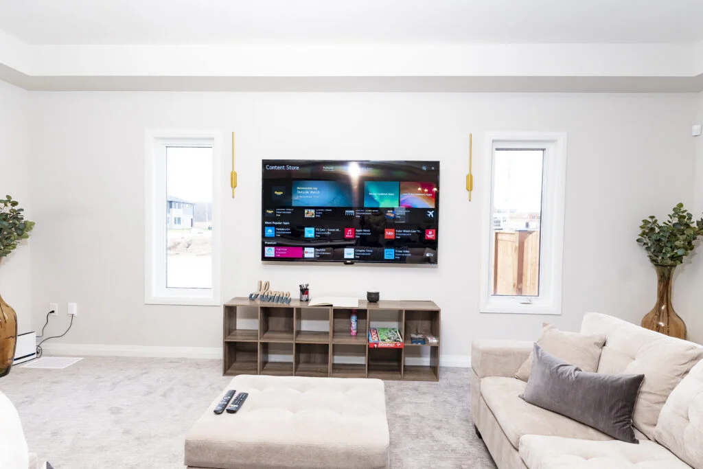 Feels like Home luxury, private theater, and 5-minute access to Niagara Falls – your dream Home awaits!