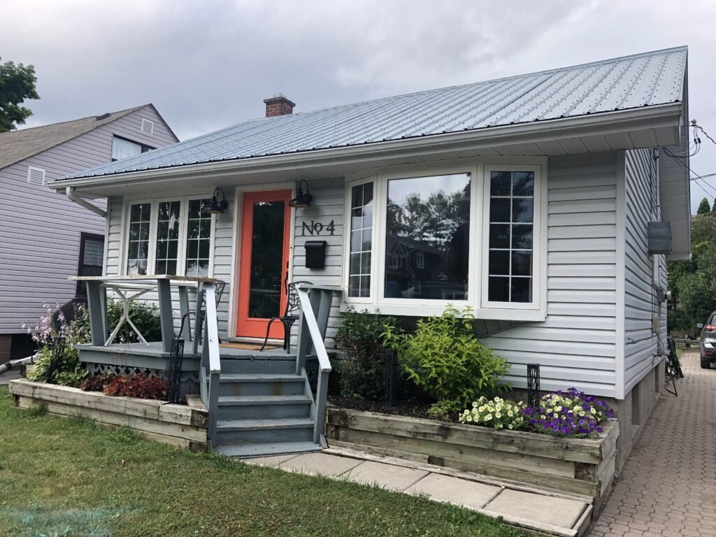 3 Bedroom House on Ashburnham Point Peterborough - River View and Close to Downtown