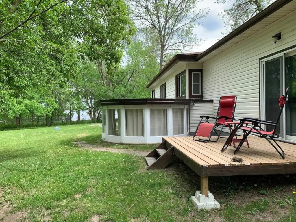 Furnished three bedroom house for monthly rental in Trenton.