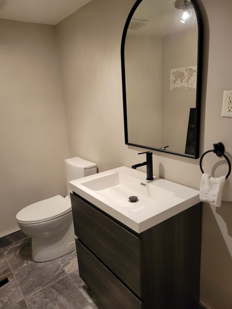 Private 2 bedroom house with flagstone patio and garden