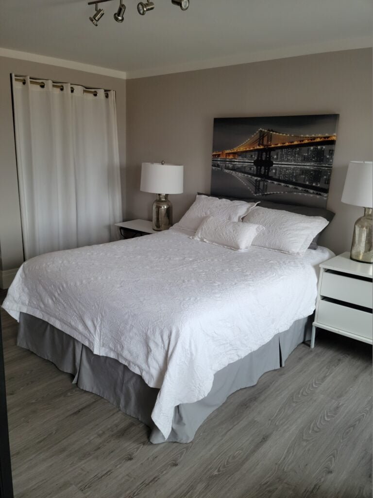 Private 2 bedroom house with flagstone patio and garden