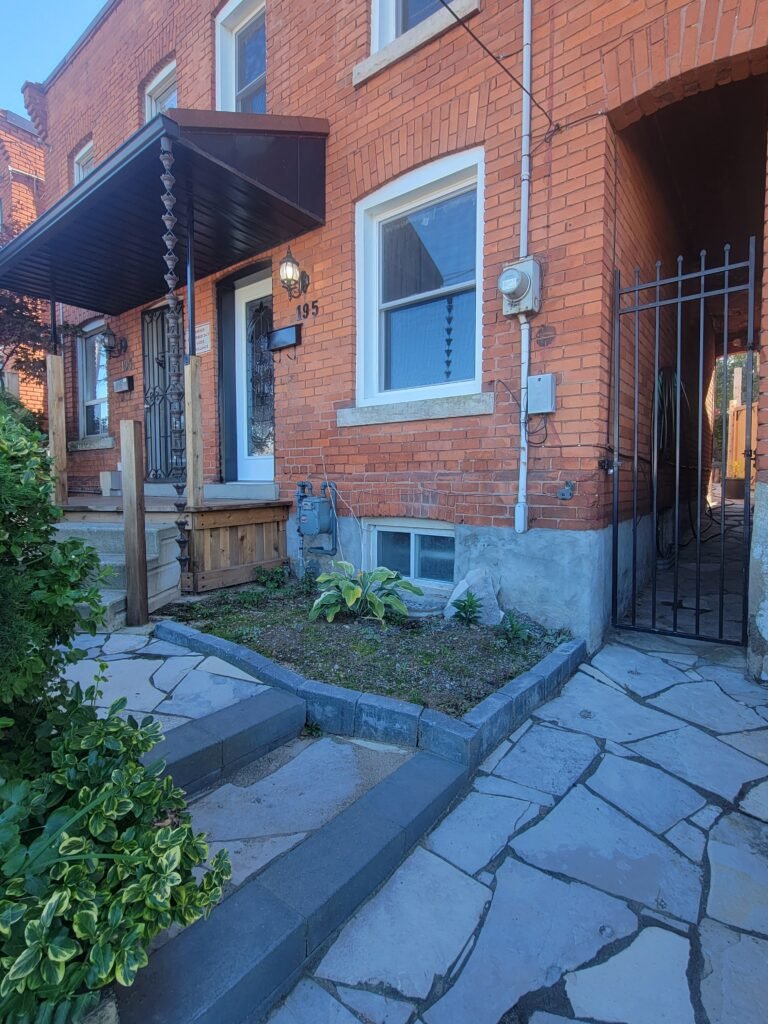 Private 2 bedroom house with flagstone patio and garden