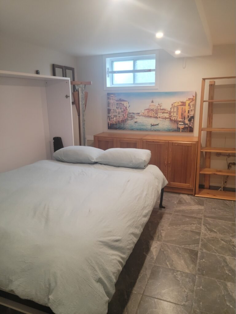 Private 2 bedroom house with flagstone patio and garden