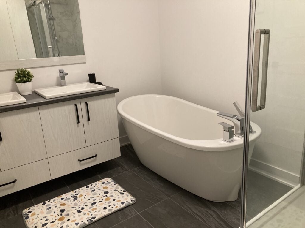 Splendid furnished house, all-inclusive - Westley sector of St-Hubert