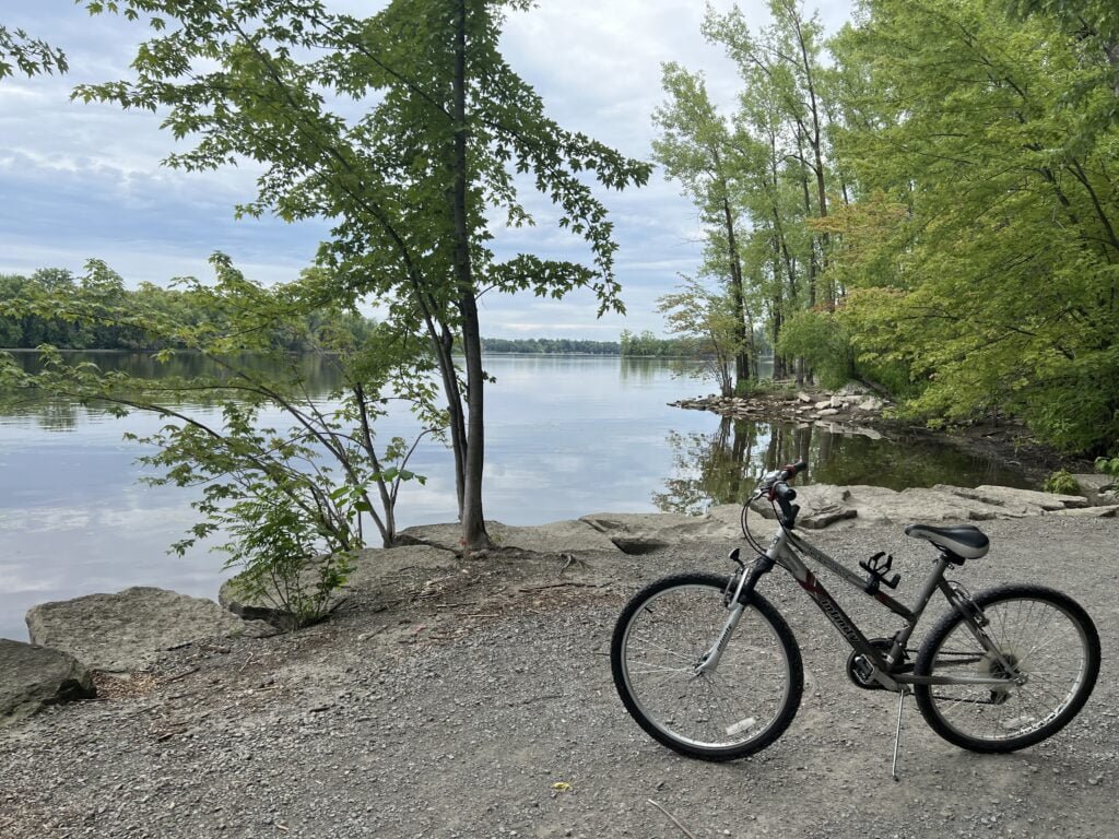 Waterfront MONTREAL / LAVAL furnished