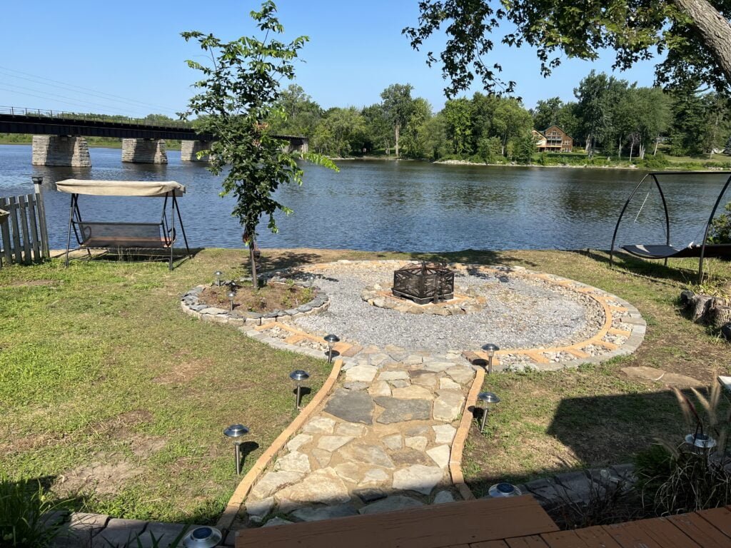 Waterfront MONTREAL / LAVAL furnished