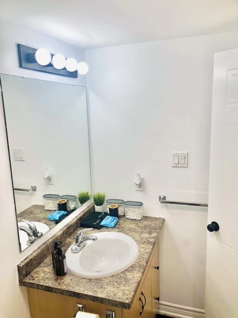 Luxurious 2 bed Apartment with Parking