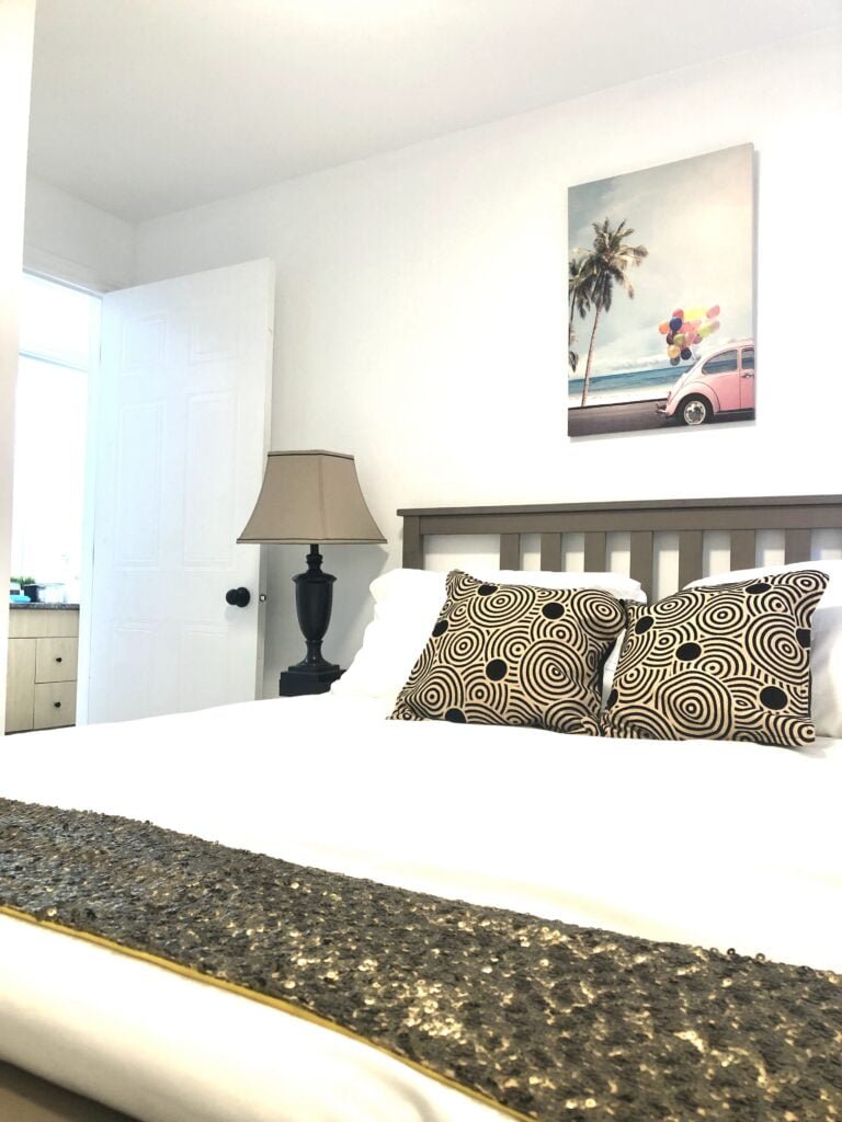 Luxurious 2 bed Apartment with Parking