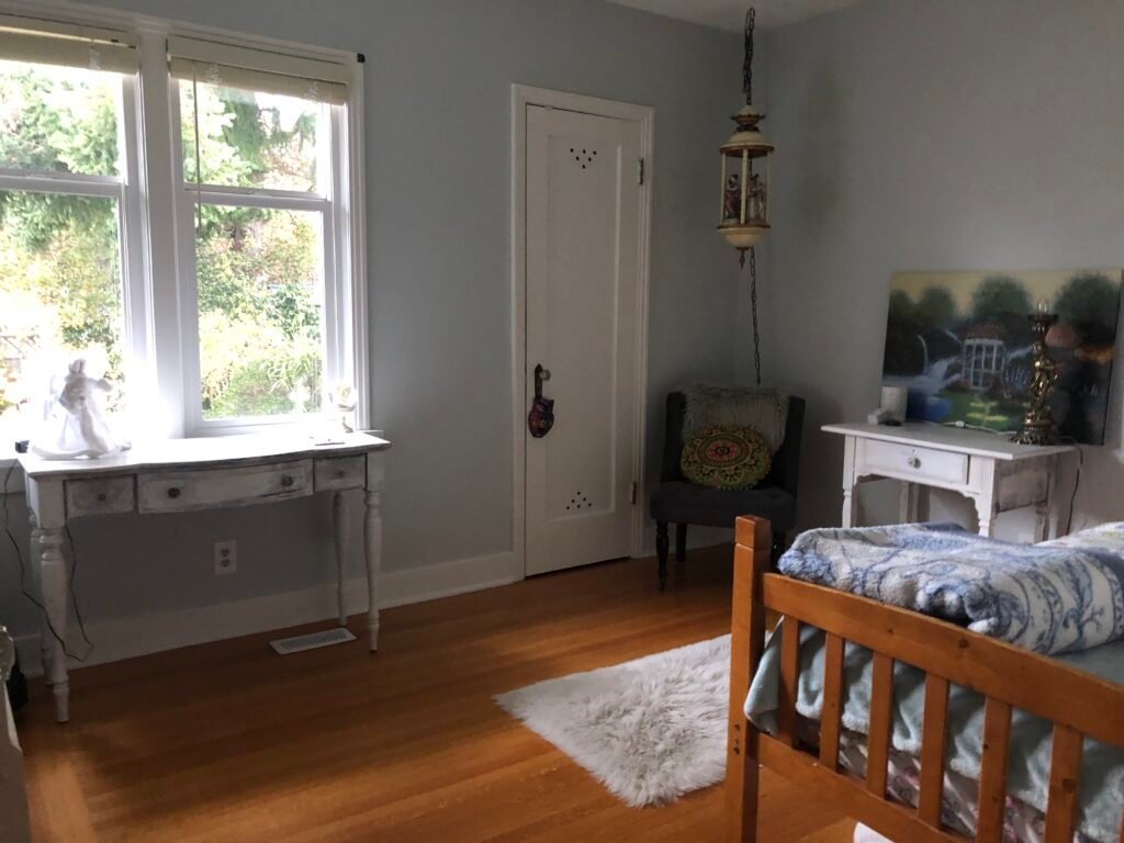 cozy sunny home near hospital and university