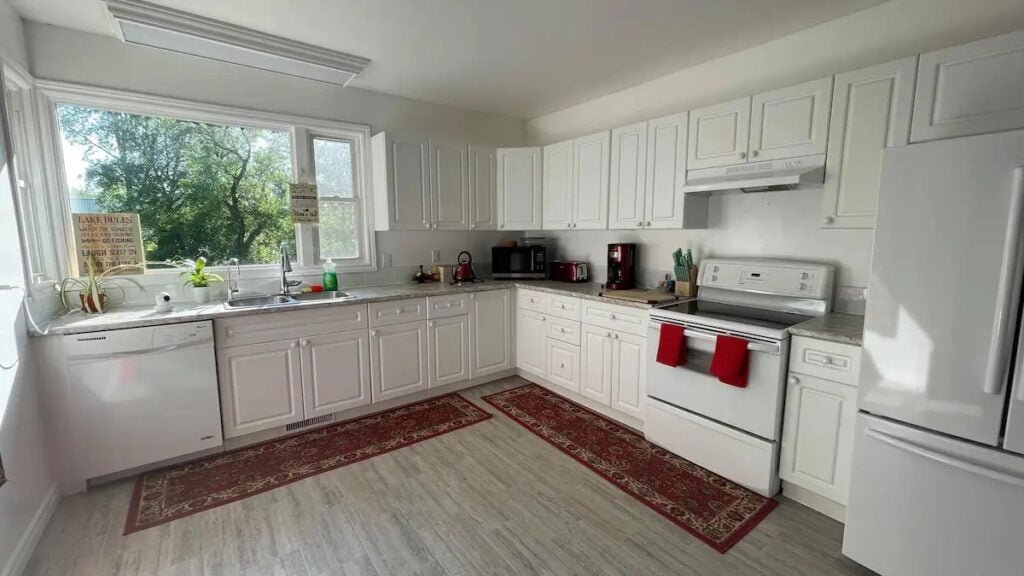 Furnished three bedroom house for monthly rental in Trenton.
