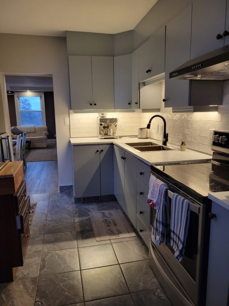 Private 2 bedroom house with flagstone patio and garden