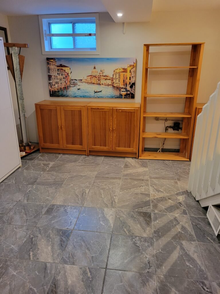 Private 2 bedroom house with flagstone patio and garden