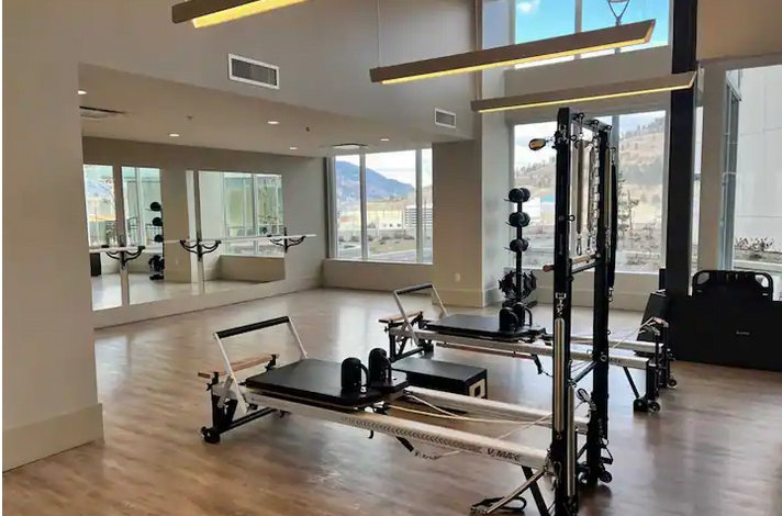 Luxury with Lake & Mountain Views- One Water St