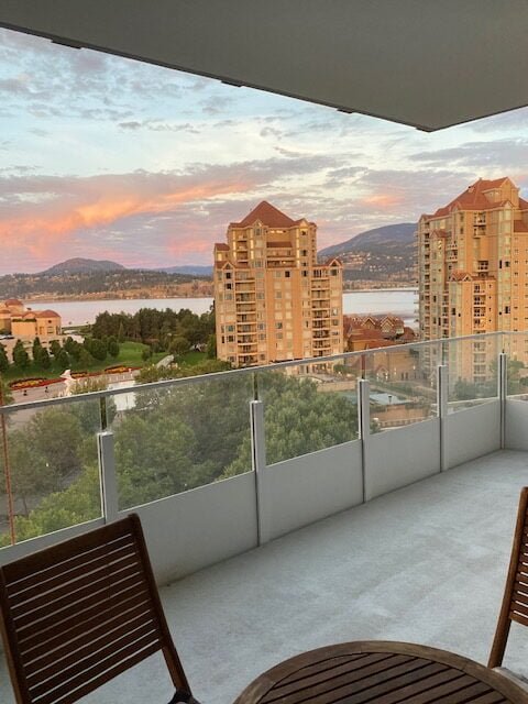 Luxury with Lake & Mountain Views- One Water St